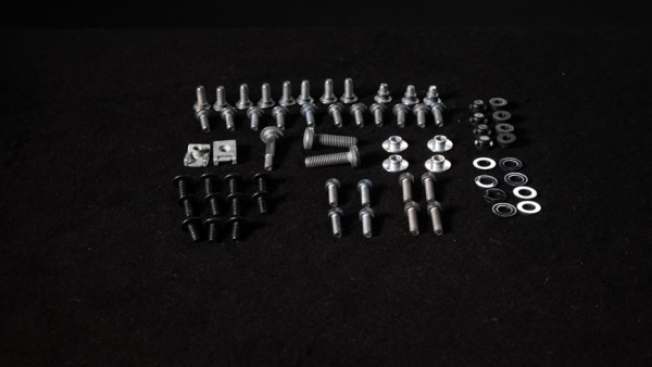 Karosserie-Kit Plastikkit & Carbon-Spoiler-Schraubensatz